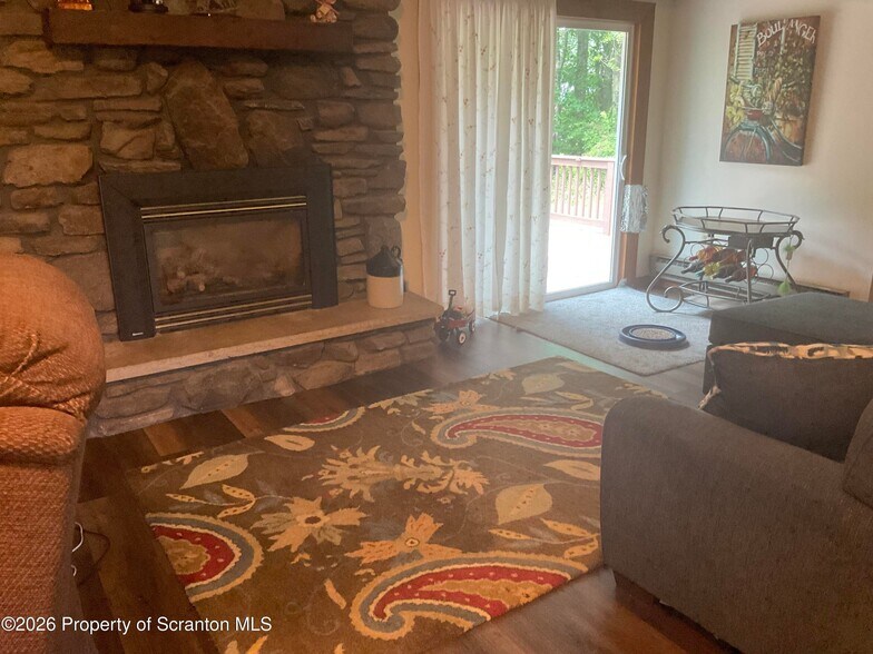 More Photos Of 28 Southside Ln, Scott Township Specialty For Sale