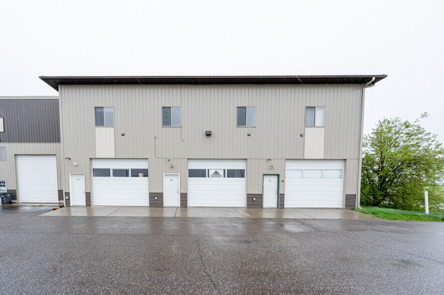 More Photos Of 211 Jetway Dr, Belgrade Flex For Sale