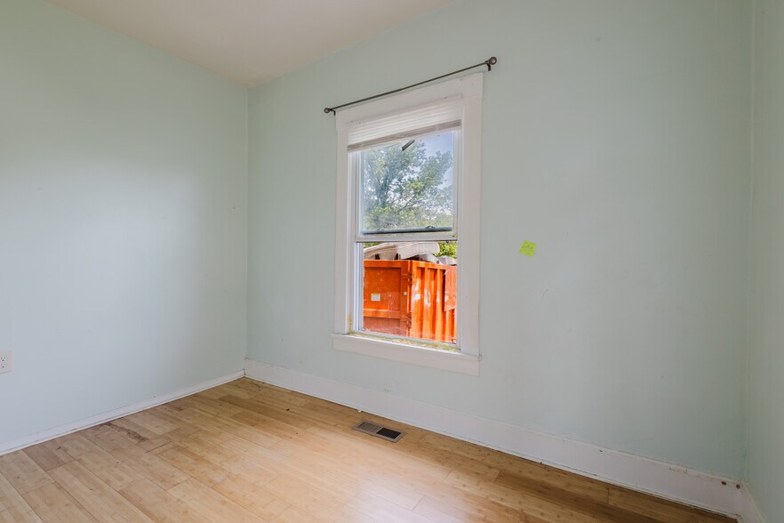More Photos Of , Lexington Specialty For Sale