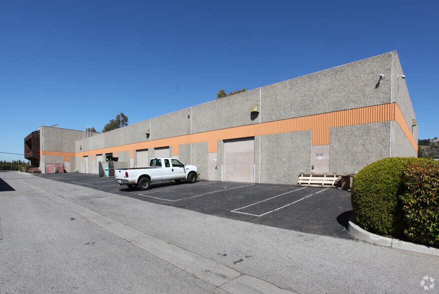 More Photos Of 330 N Wood Rd, Camarillo Warehouse For Lease