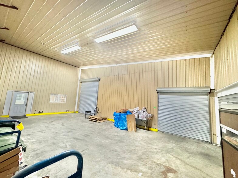 More Photos Of 400 Carver St, Mount Vernon Warehouse For Sale