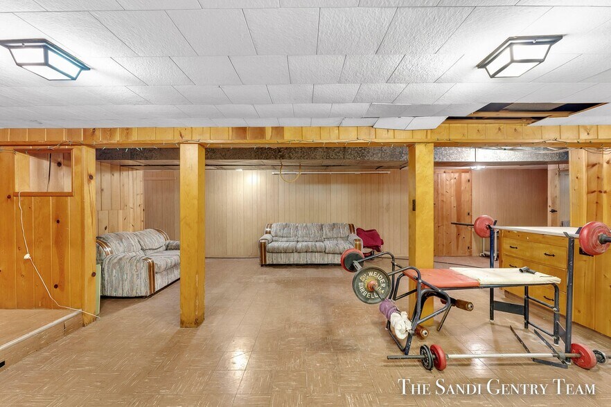 More Photos Of 4631 Harvey St, Norton Shores Medical For Sale
