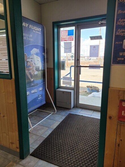 More Photos Of 3013 Pegar Road, Fairbanks Auto Repair For Sale