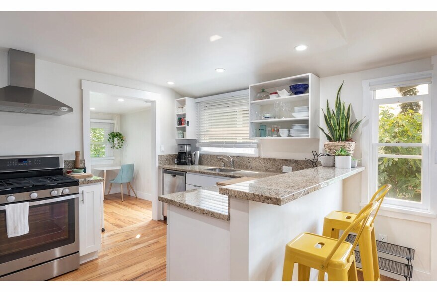 More Photos Of 1030 G St, Napa Apartments For Sale