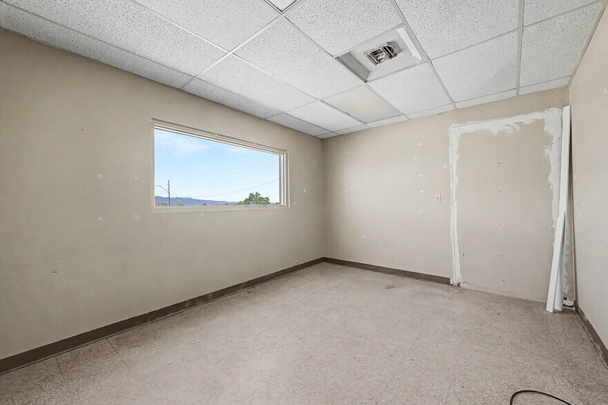 More Photos Of 407 E Main St, San Manuel Warehouse For Sale