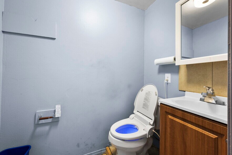 More Photos Of 1033-1047 W 3rd St, San Bernardino Warehouse For Sale