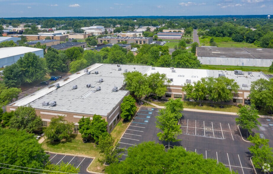 More Photos Of 730 Louis Dr, Warminster Township Warehouse For Lease