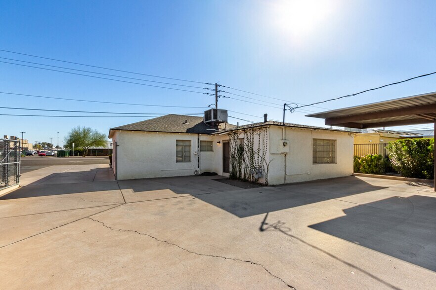 More Photos Of 20 W Dunlap Rd, Phoenix Veterinarian Kennel For Sale