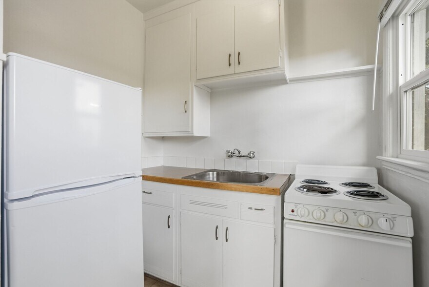 More Photos Of 1704-1712 N Ash St, Spokane Apartments For Sale