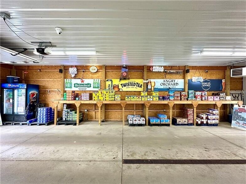 More Photos Of 1814 W State St, New Castle Convenience Store For Sale
