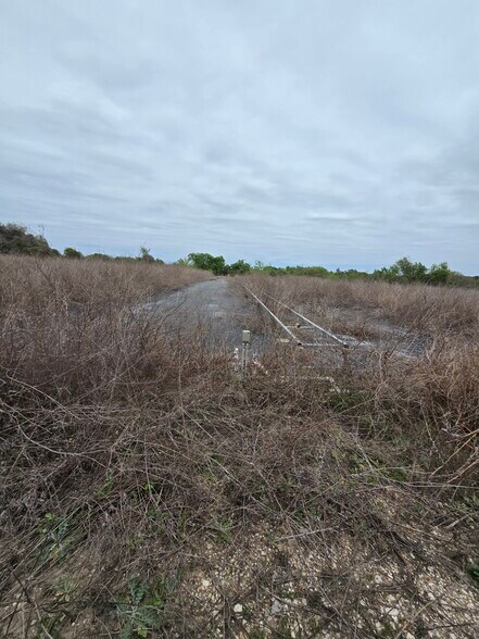 More Photos Of 8637 W US Highway 90, Schulenburg Land For Sale