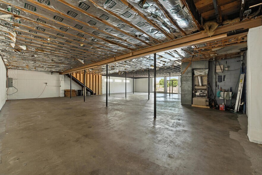 More Photos Of 2324 Vermillion St, Hastings Freestanding For Sale