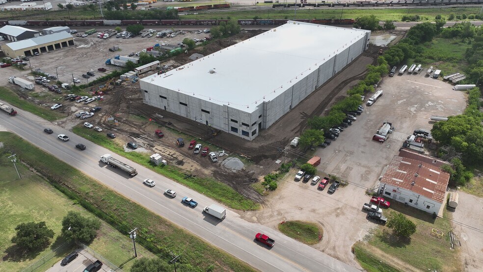 More Photos Of 5260 Blue Mound Rd, Fort Worth Industrial For Lease