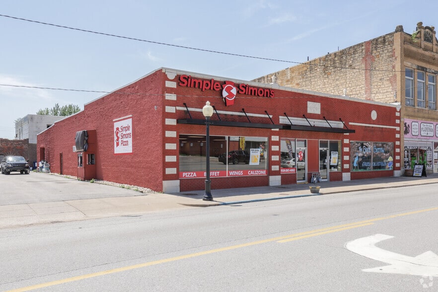 Primary Photo Of 140 E Main St, Pawhuska Storefront Retail Office For Sale