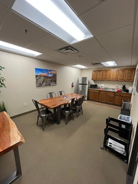 More Photos Of 2114 N Lincoln Ave, Loveland Office For Lease