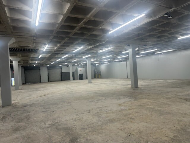 More Photos Of 1800 E 16th St, Los Angeles Warehouse For Lease