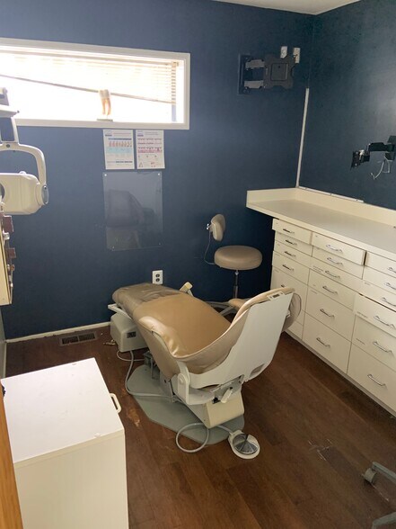 More Photos Of 26831 Woodward Ave, Huntington Woods Medical For Lease