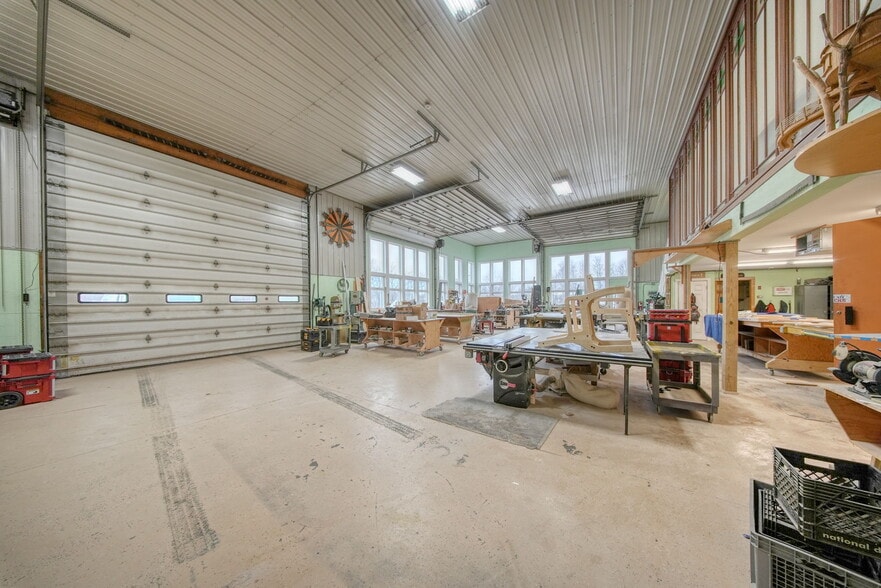 More Photos Of 26 Holland rd, Ferndale Manufacturing For Sale