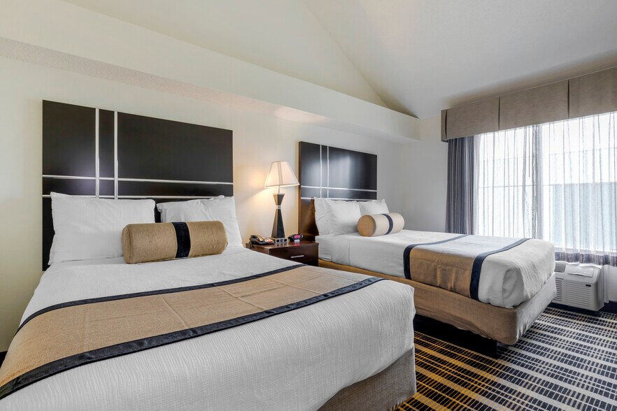 More Photos Of 996 E Interstate 30, Rockwall Hotel For Sale