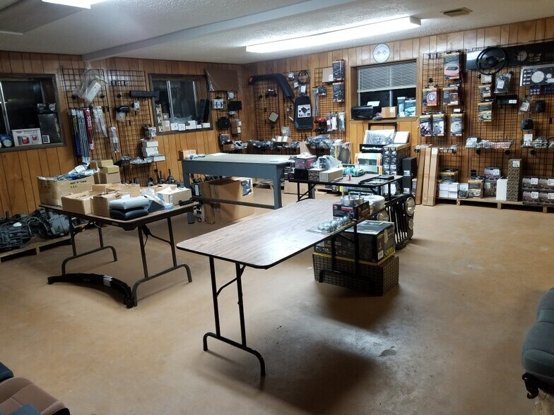 More Photos Of 410 W Canino Rd, Houston Manufacturing For Sale