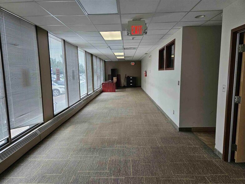 More Photos Of 390 Bay St, Sault Ste Marie Office For Lease
