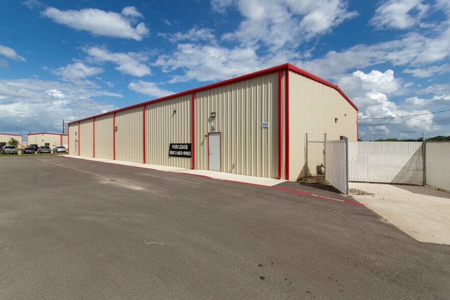 Primary Photo Of 1806 Cimino Dr, Bryan Industrial For Lease