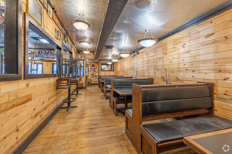 More Photos Of 401 W Cedar St, Rawlins Restaurant For Sale