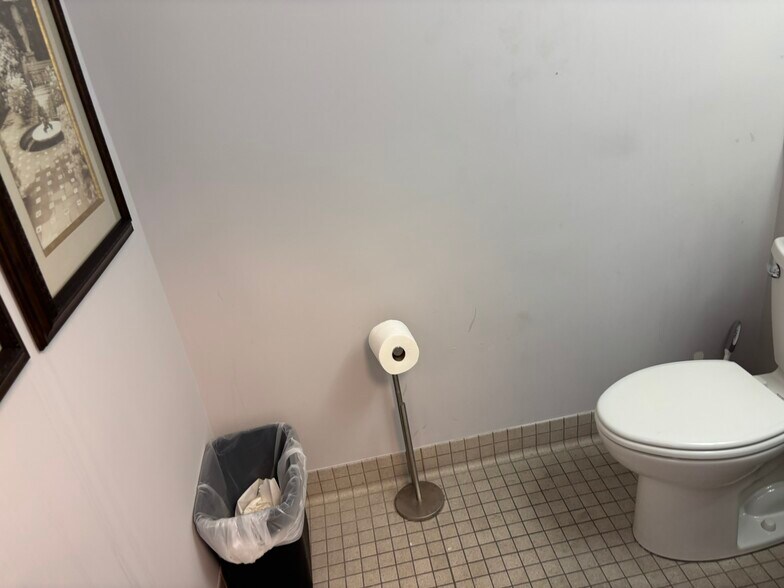 More Photos Of 100 W Main St, Lakeland Office For Lease