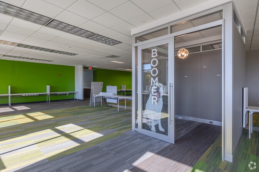 More Photos Of 15521 Midlothian Tpke, Midlothian Office For Lease