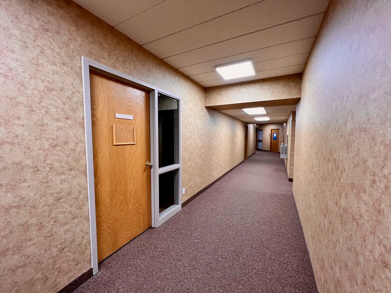 More Photos Of 69 N Lake St, Forest Lake Office For Lease