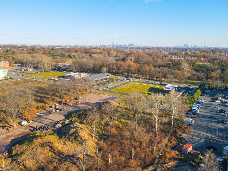 More Photos Of 11 Franklin Ave, Belleville Land For Lease