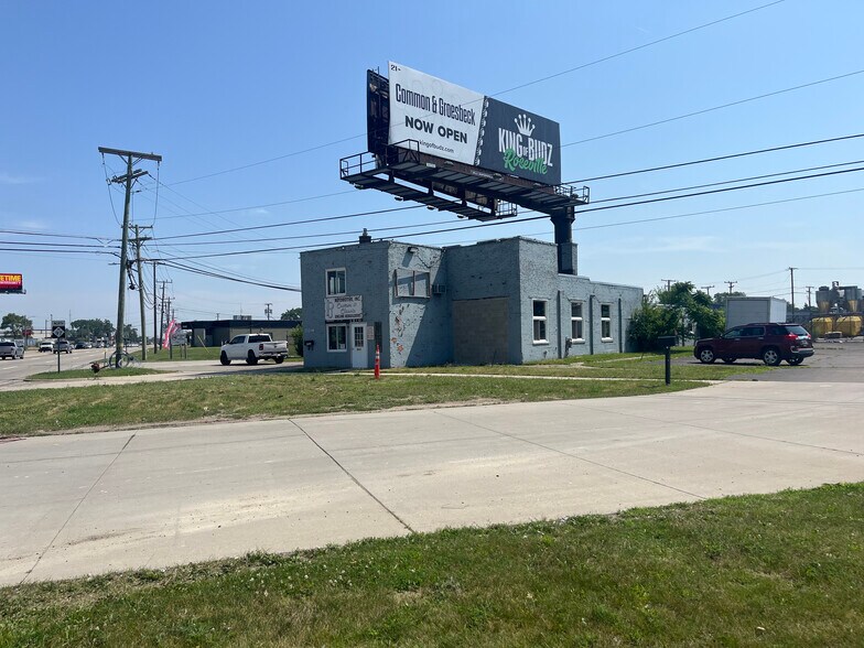 Primary Photo Of 27206 Groesbeck Hwy, Roseville Industrial For Sale