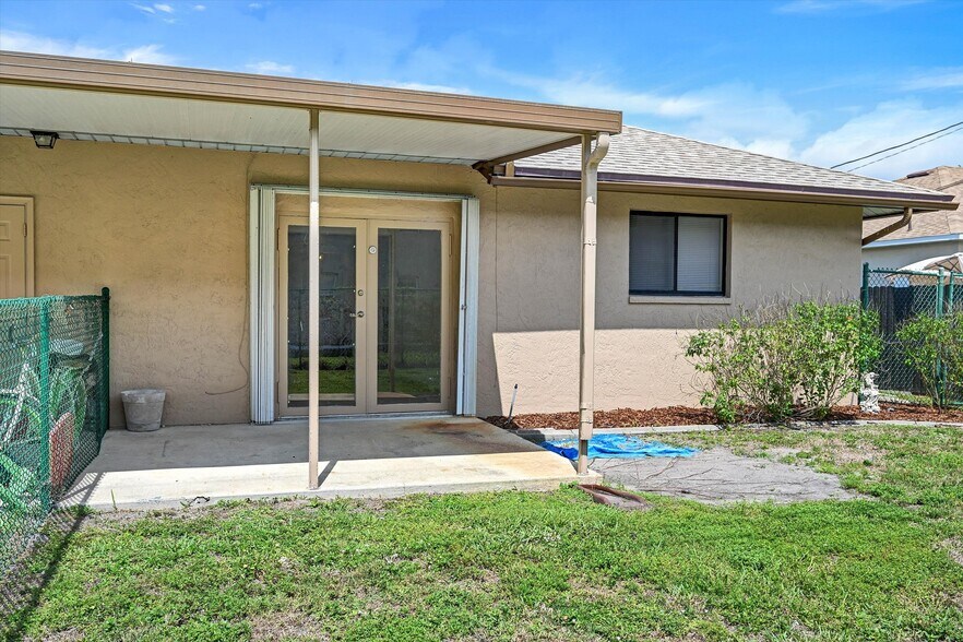 More Photos Of 4707 SW 8th Pl, Cape Coral Apartments For Sale