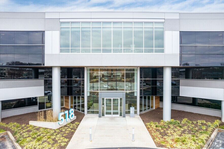 More Photos Of 518 Township Line Rd, Blue Bell Office For Lease