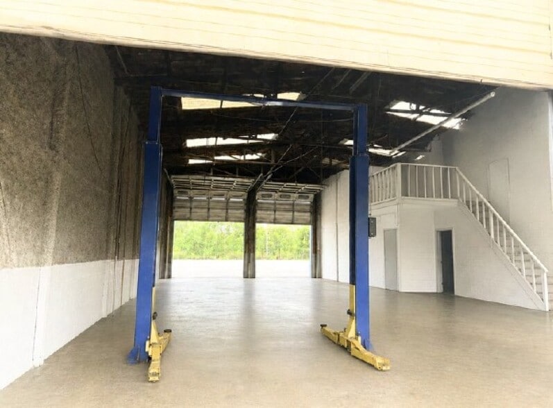 More Photos Of 3420 South Fwy, Fort Worth Warehouse For Sale