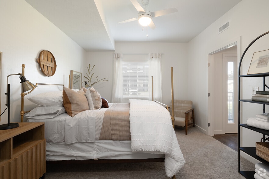 More Photos Of 3040 S South Fork Blvd, Idaho Falls Apartments For Sale