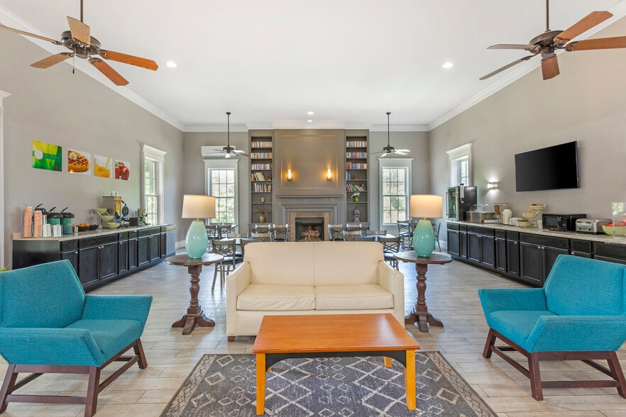 More Photos Of 8929 Old Number Six Hwy, Santee Hotel For Sale