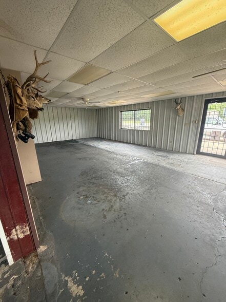 More Photos Of 542-544 Chestnut St, Skiatook Warehouse For Lease