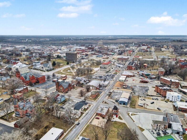 More Photos Of 1302 Faraon St, Saint Joseph Office For Sale