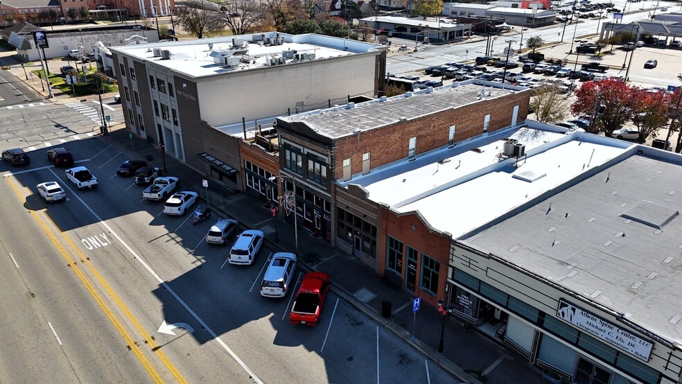 More Photos Of 110 E Corsicana St, Athens Office For Sale