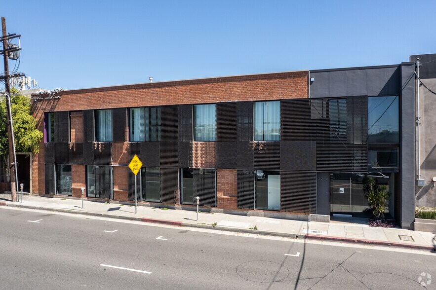 Primary Photo Of 2236 S Barrington Ave, Los Angeles Loft Creative Space For Lease