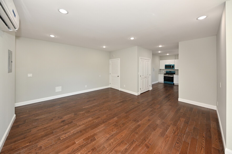 More Photos Of 59 Lincoln Ave, Fair Lawn Office Residential For Sale