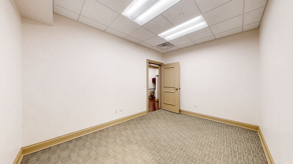 More Photos Of 202 W Main St, St Charles Office For Lease