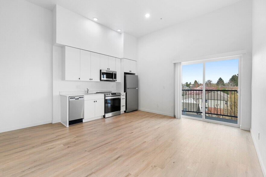 More Photos Of 1820 NE Davis St, Portland Apartments For Sale