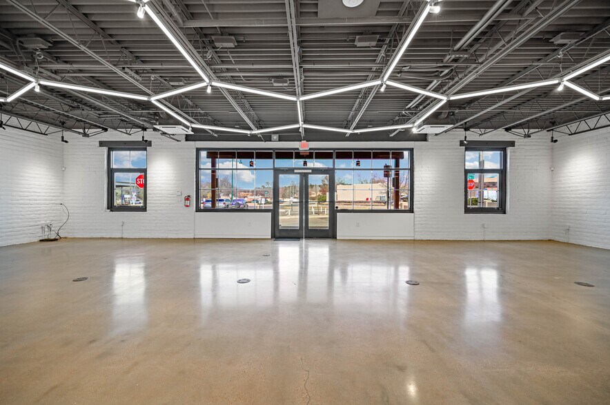 Primary Photo Of 504 Jose St, Santa Fe General Retail For Lease