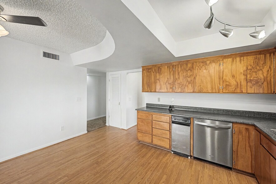 More Photos Of 8038 E Almeria Rd, Scottsdale Office For Sale