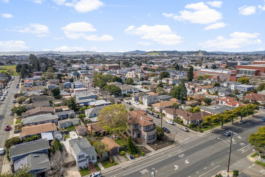 More Photos Of 2900 Barrett Ave, Richmond Multifamily For Sale