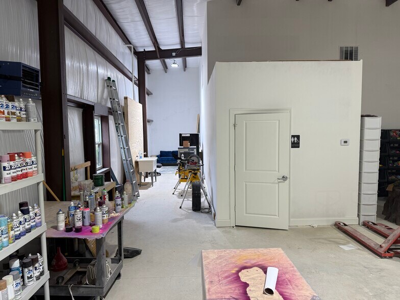 More Photos Of 269 General Patton Ave, Mandeville Warehouse For Lease