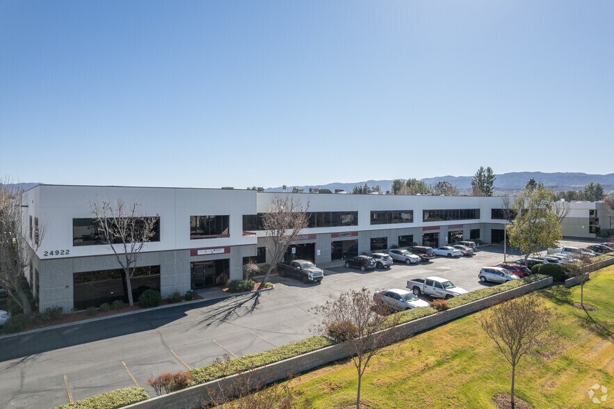 More Photos Of 24922 Anza Dr, Valencia Warehouse For Lease