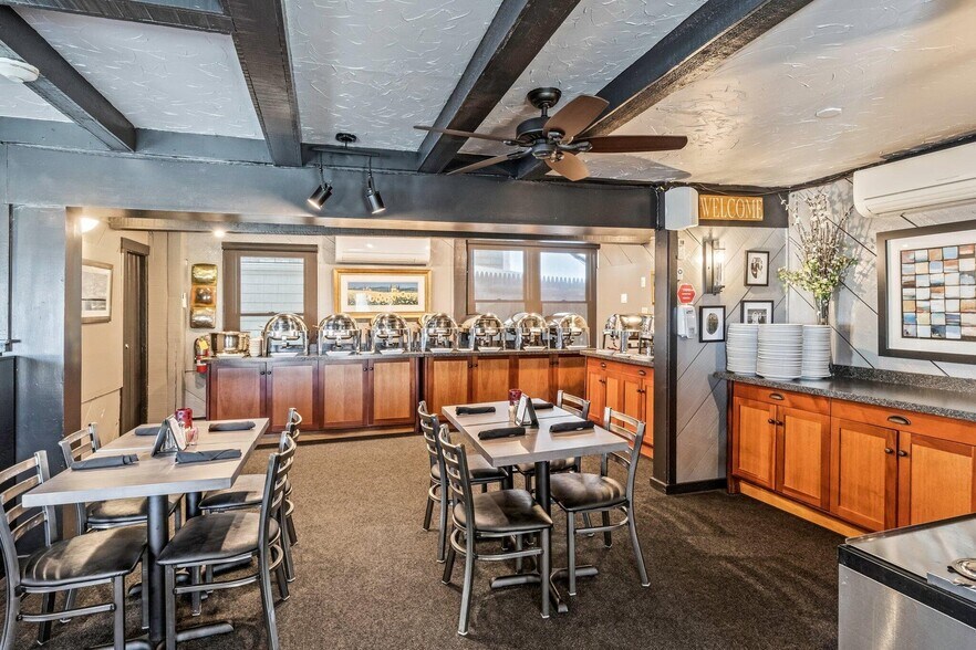 More Photos Of 539 Commercial St, Provincetown Storefront Retail Residential For Sale